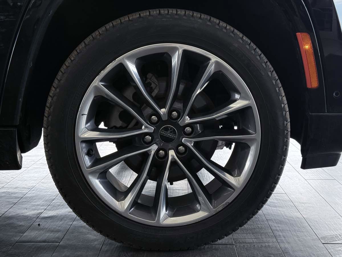 Used 2025 Jeep Wagoneer L Series III w/ Premium Group I AWD/4WD image 44