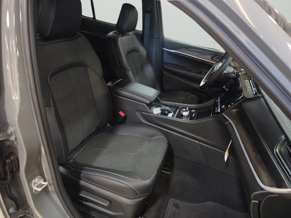 New 2027 Jeep Grand Cherokee 4WD image 14
