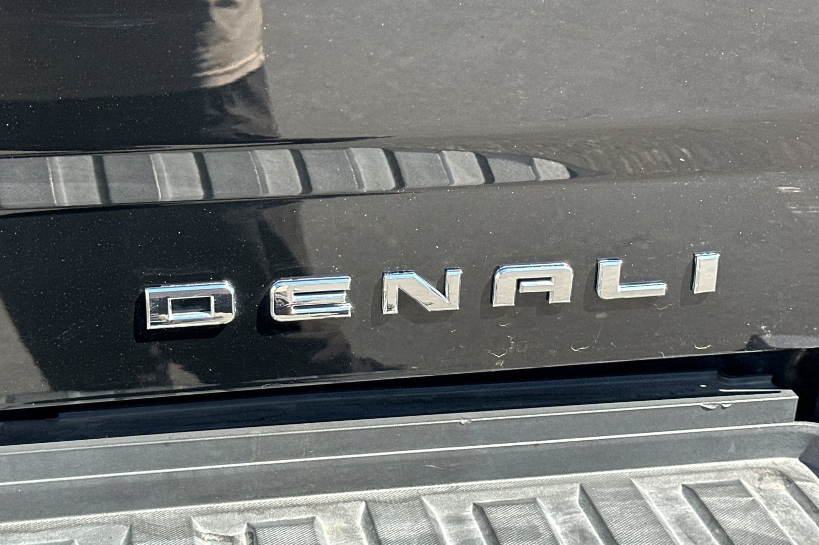 Used 2015 GMC Sierra 2500 Denali w/ Duramax Plus Package AWD/4WD image 49