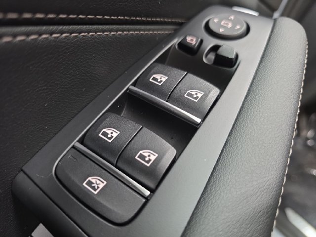 Used 2024 BMW X5 xDrive40i w/ M Sport Package AWD/4WD image 27