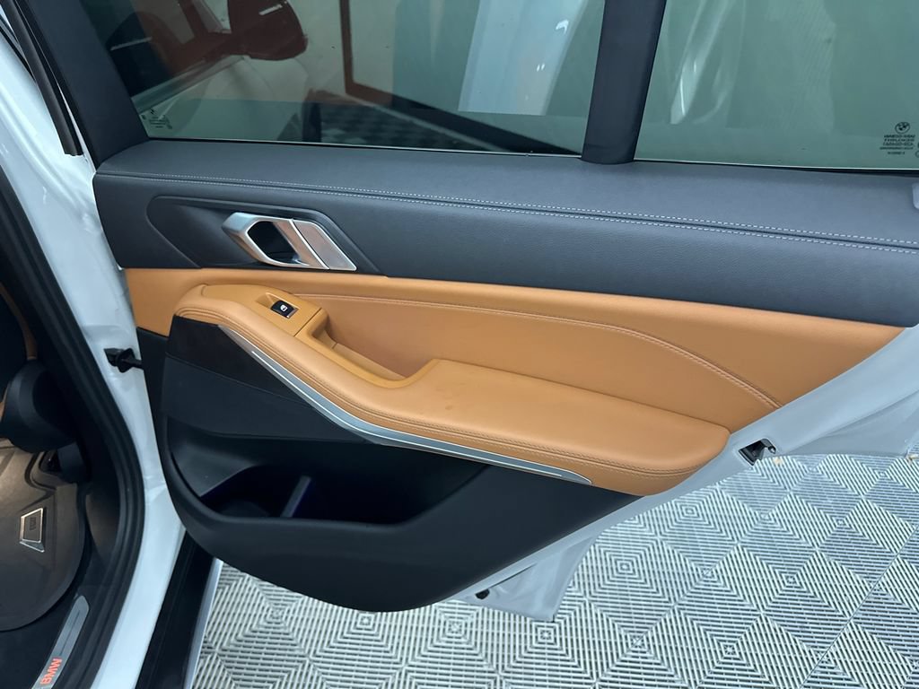 Used 2022 BMW X5 sDrive40i w/ Premium Package RWD image 18