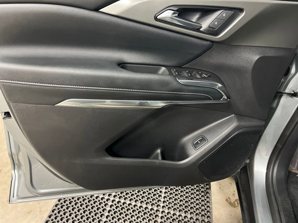 Certified 2024 Chevrolet Traverse LT w/ Midnight/Sport Edition image 16