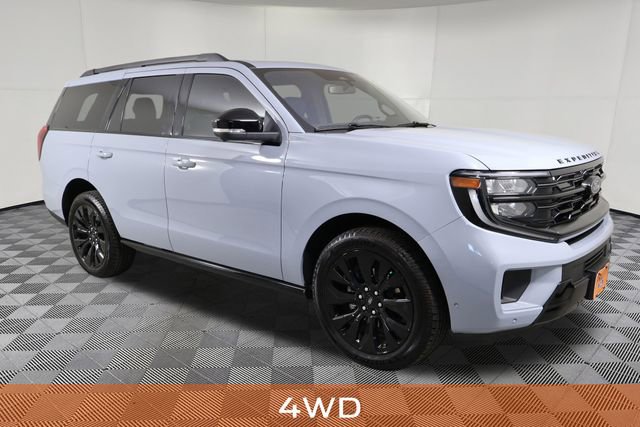 Used 2025 Ford Expedition Platinum w/ Stealth Appearance Package image 4