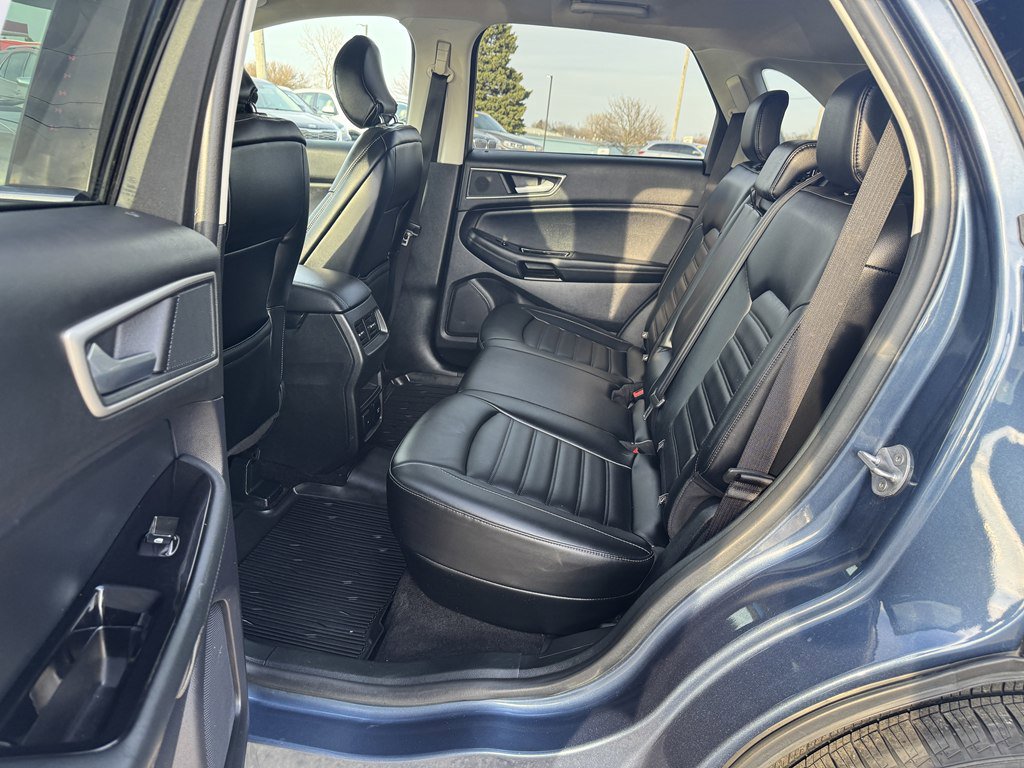 Used 2019 Ford Edge SEL w/ Equipment Group 201A AWD/4WD image 18