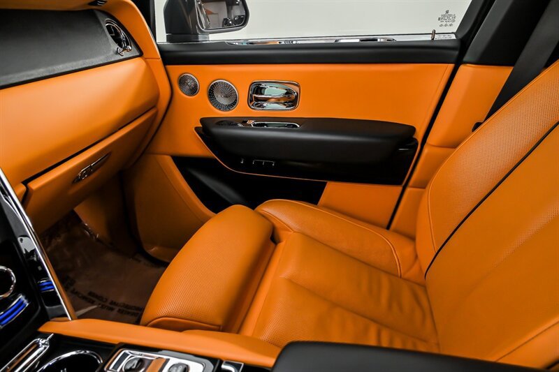 Used 2023 Rolls-Royce Cullinan AWD/4WD image 43