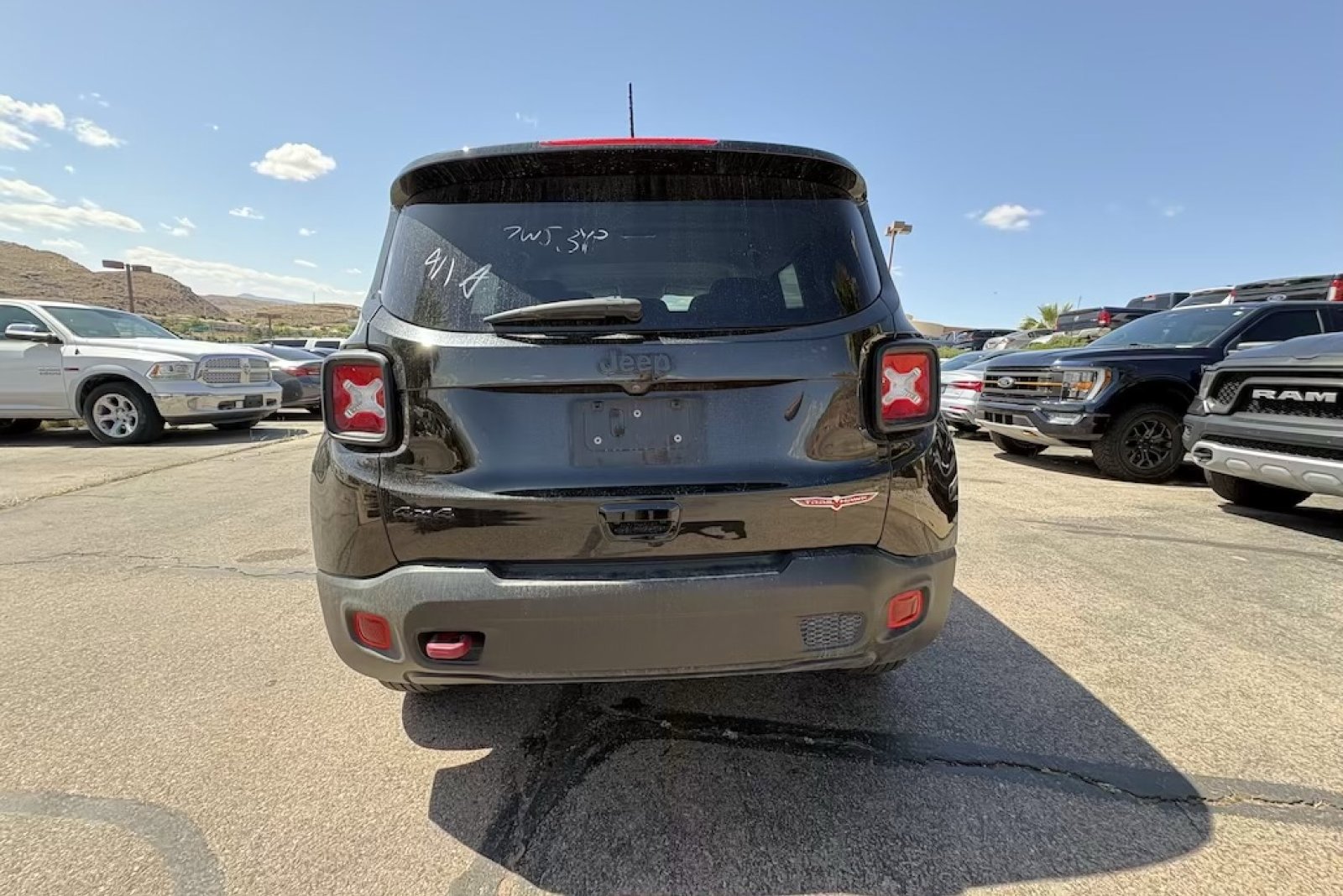 Used 2023 Jeep Renegade Trailhawk AWD/4WD image 4