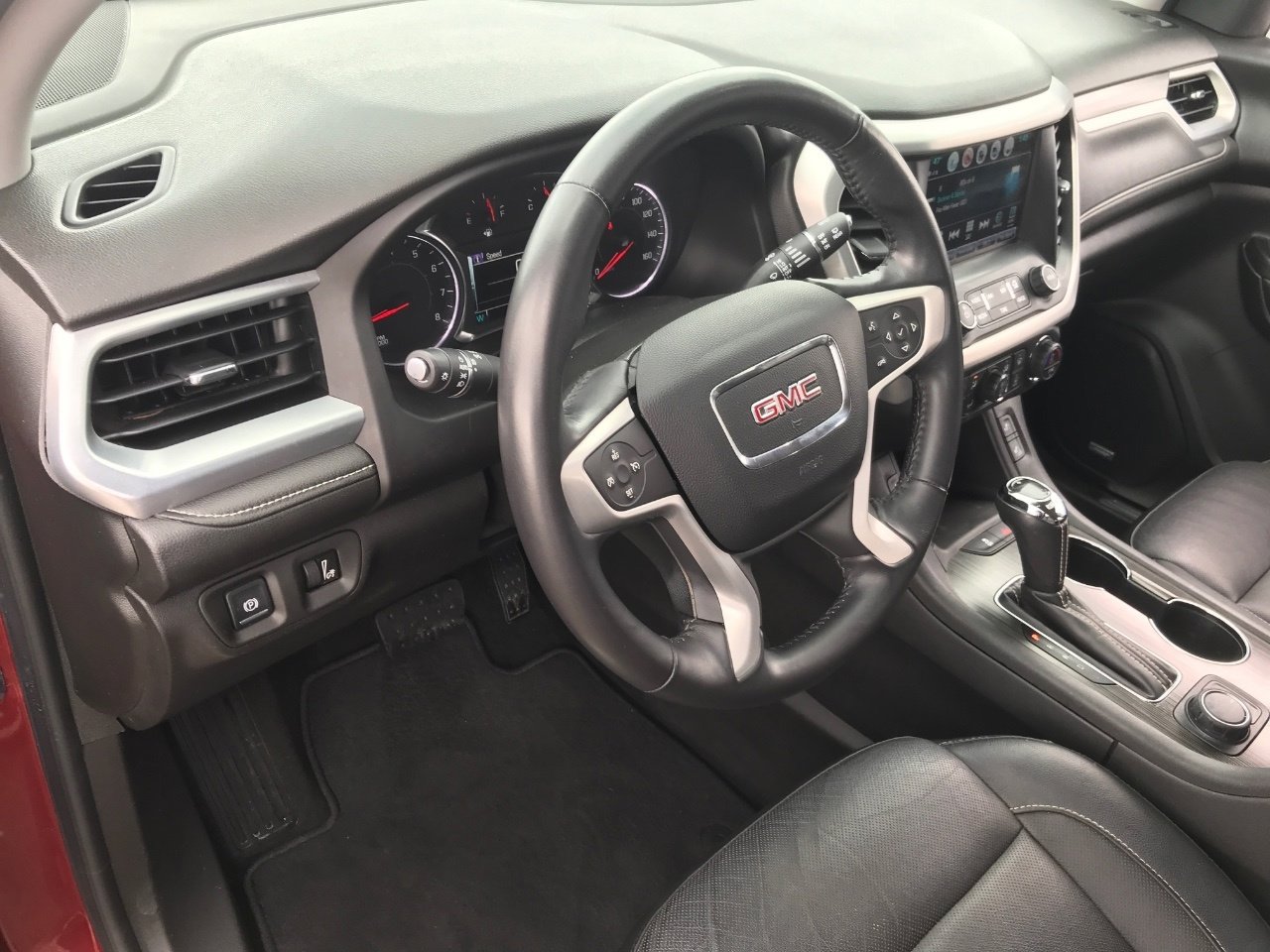 Certified 2018 GMC Acadia SLT FWD image 10