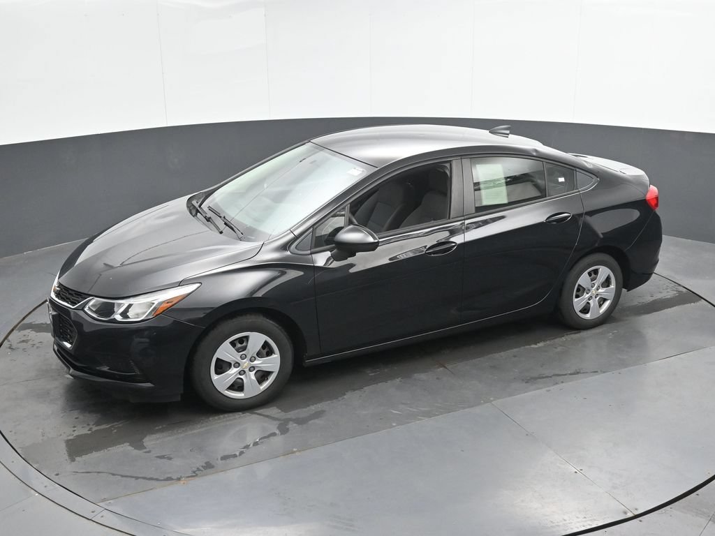 Used 2017 Chevrolet Cruze LS FWD image 33