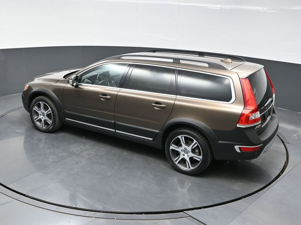 Used 2015 Volvo XC70 T6 w/ Climate Package image 24