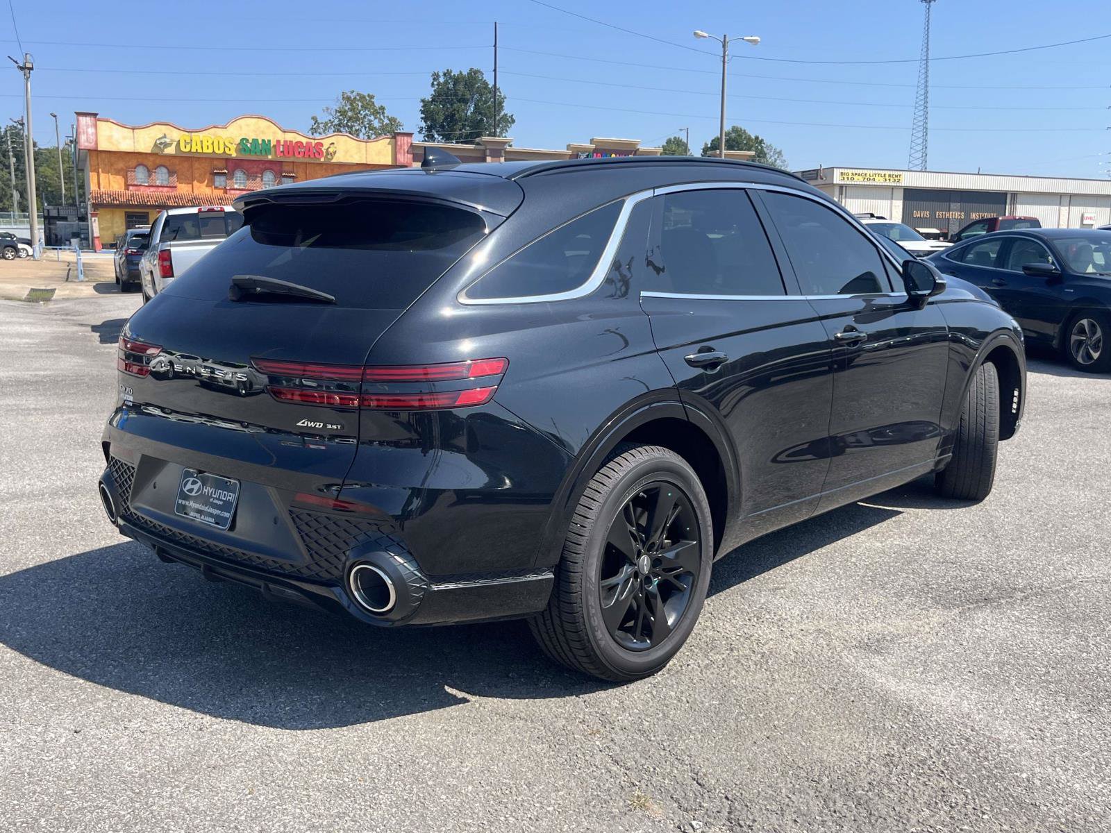Used 2022 Genesis GV70 3.5T Sport AWD/4WD image 3