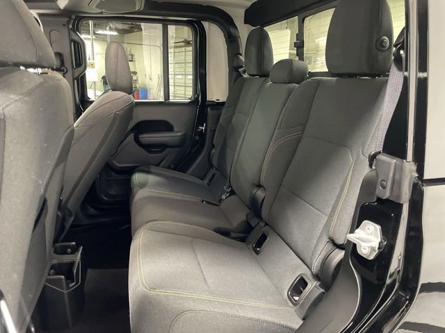 Used 2025 Jeep Gladiator Sport image 23
