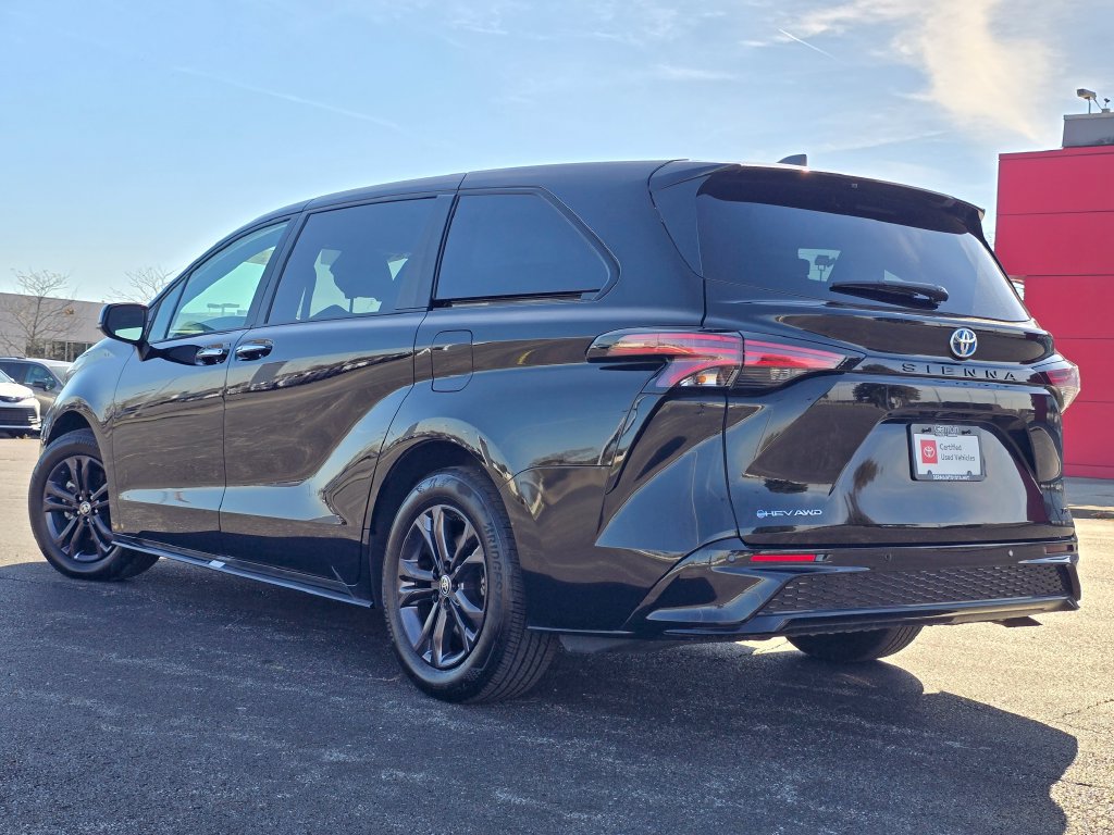 Used 2025 Toyota Sienna XSE AWD/4WD image 15