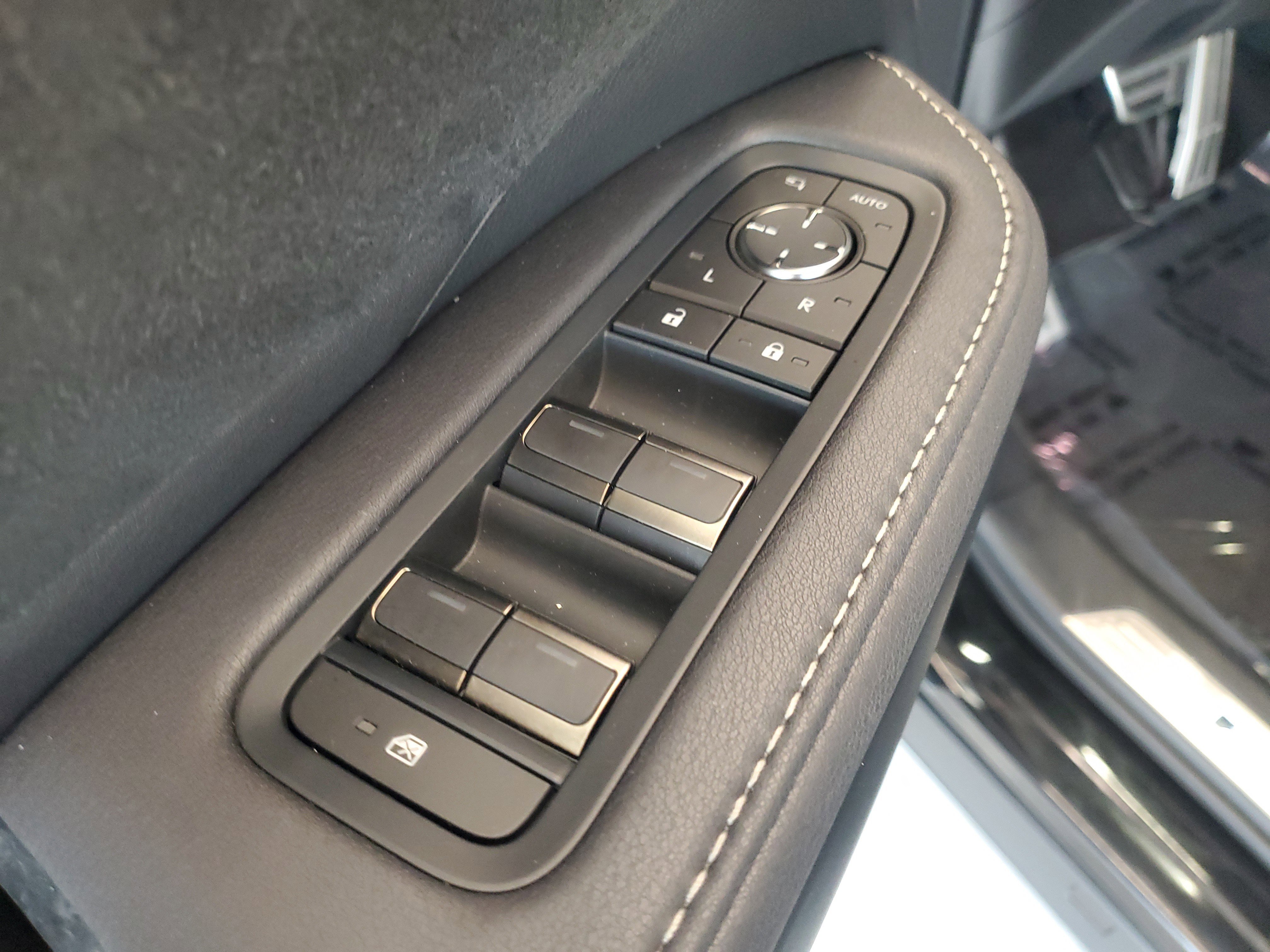 Used 2026 Lexus TX 500h AWD w/ Technology Package image 20