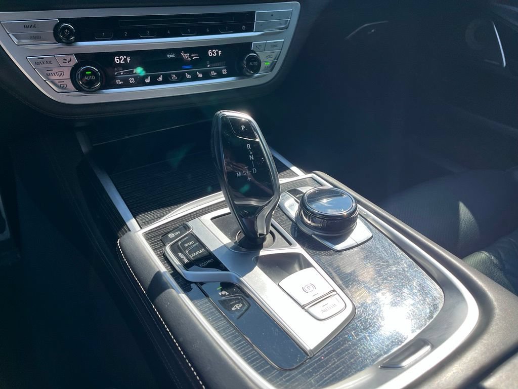Used 2019 BMW 750i xDrive AWD/4WD image 40