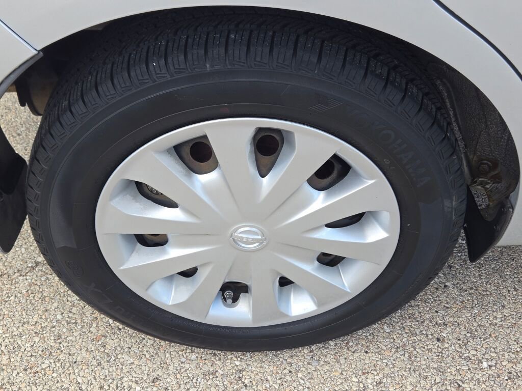 Used 2015 Nissan Versa Note SV FWD image 9