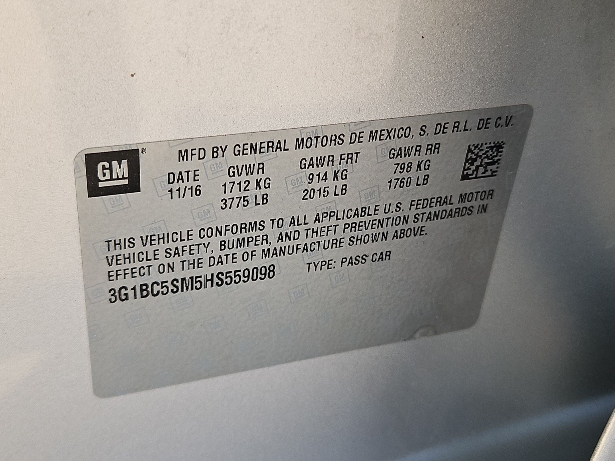 Certified 2017 Chevrolet Cruze LS FWD image 31