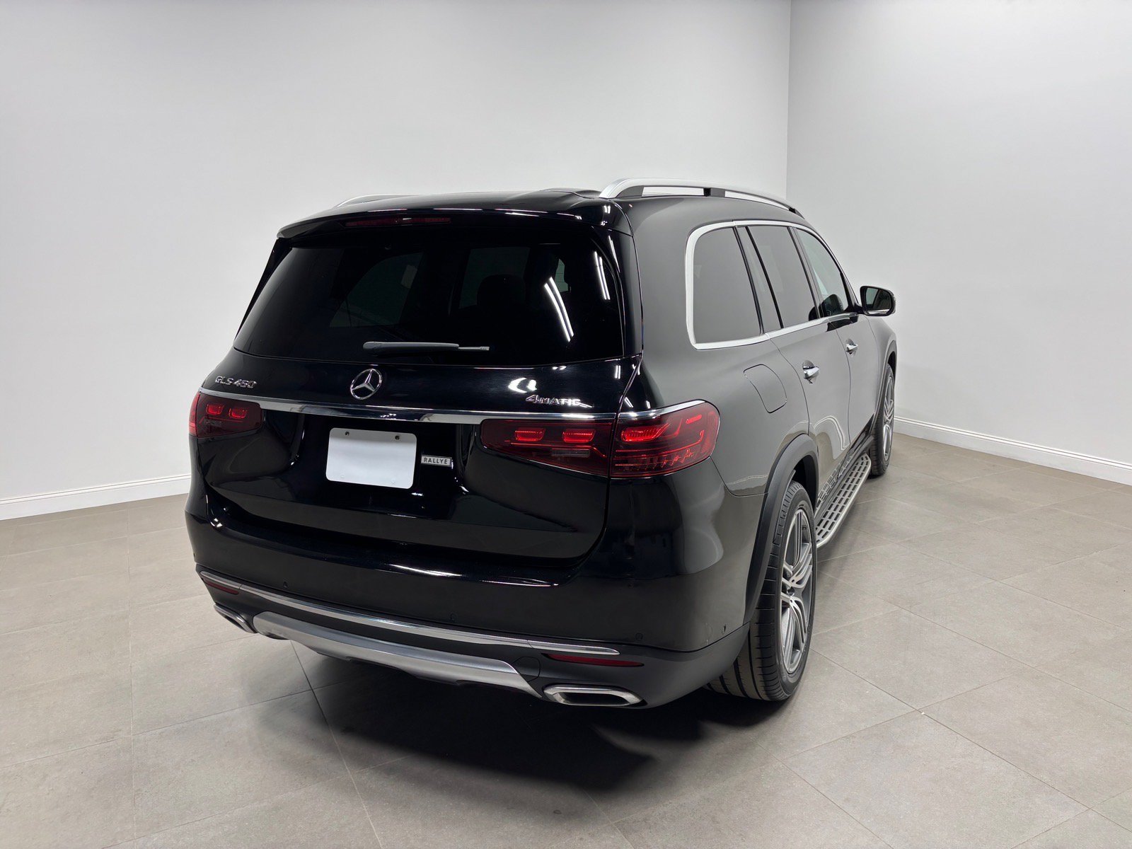 Used 2024 Mercedes-Benz GLS 450 4MATIC image 7