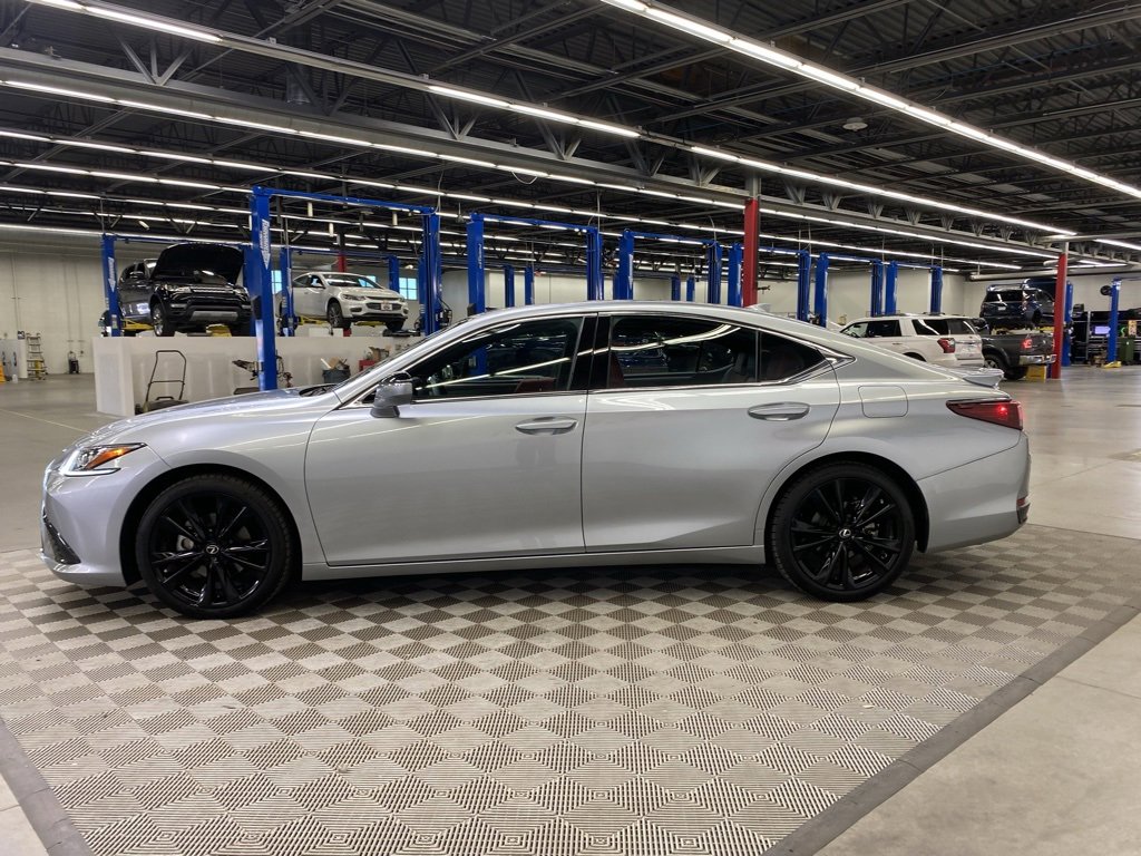 Used 2022 Lexus ES 300h F Sport image 7