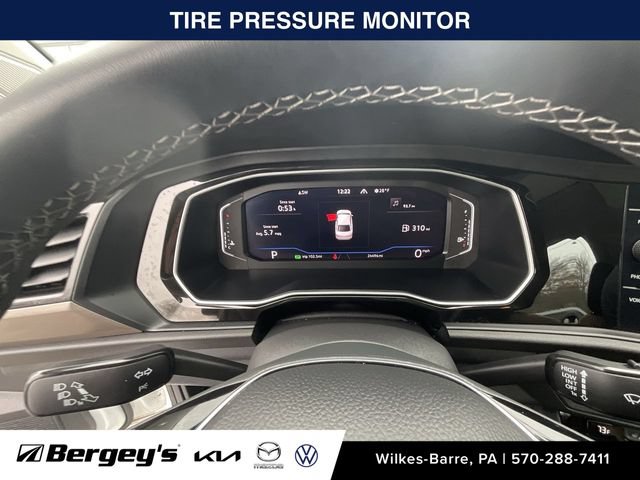 Certified 2021 Volkswagen Jetta SEL Premium FWD image 9