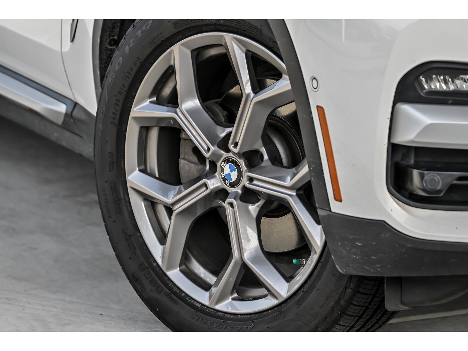 Used 2020 BMW X3 xDrive30i w/ Premium Package AWD/4WD image 3