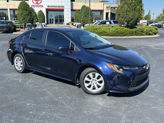 Used 2025 Toyota Corolla LE FWD image 2