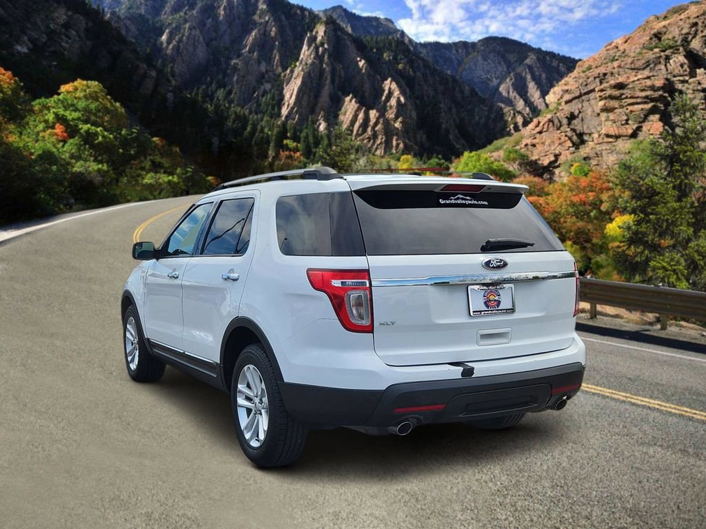 Used 2015 Ford Explorer XLT w/ Equipment Group 201A FWD image 4