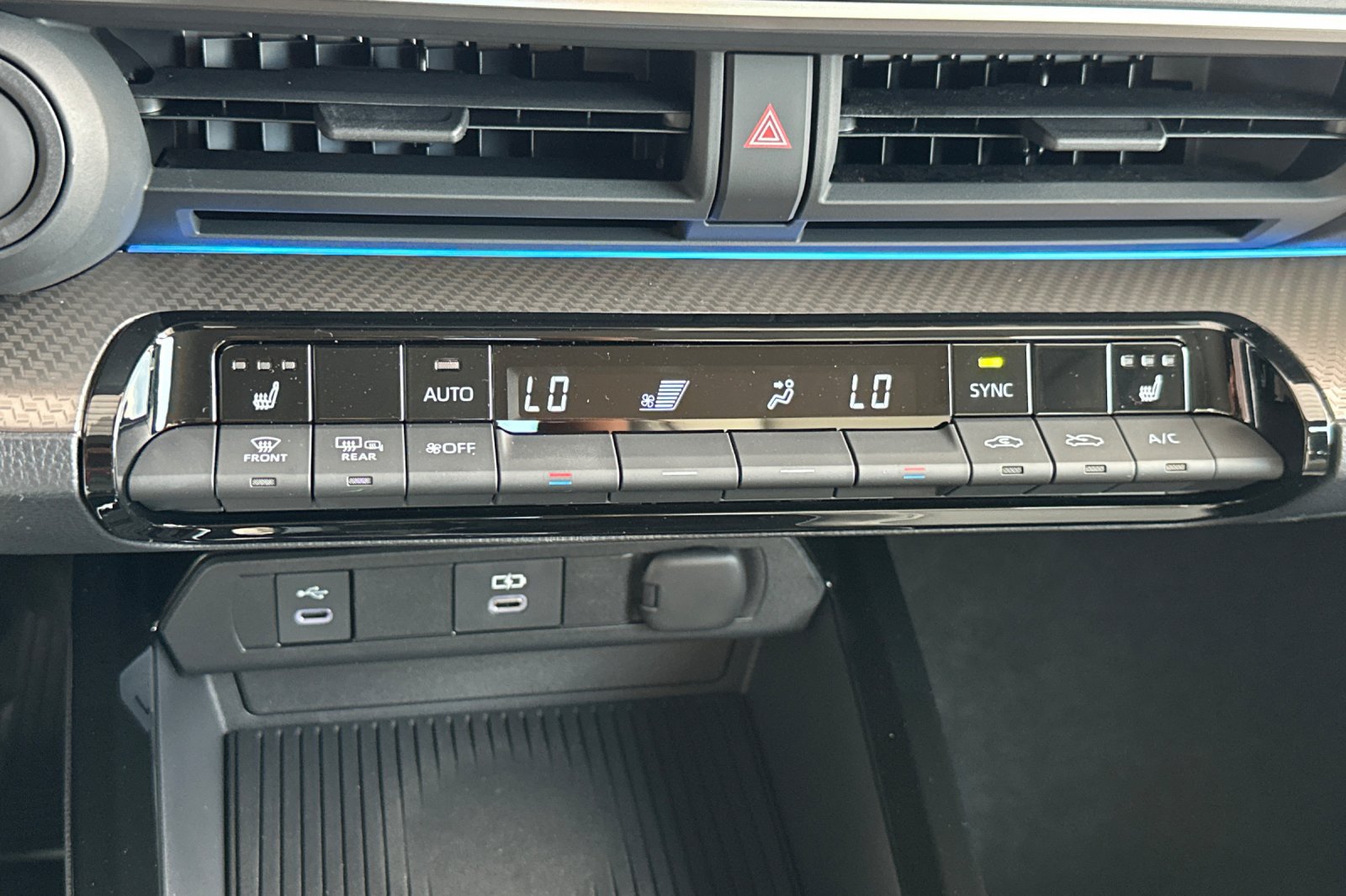 New 2027 Toyota Prius XLE FWD image 17