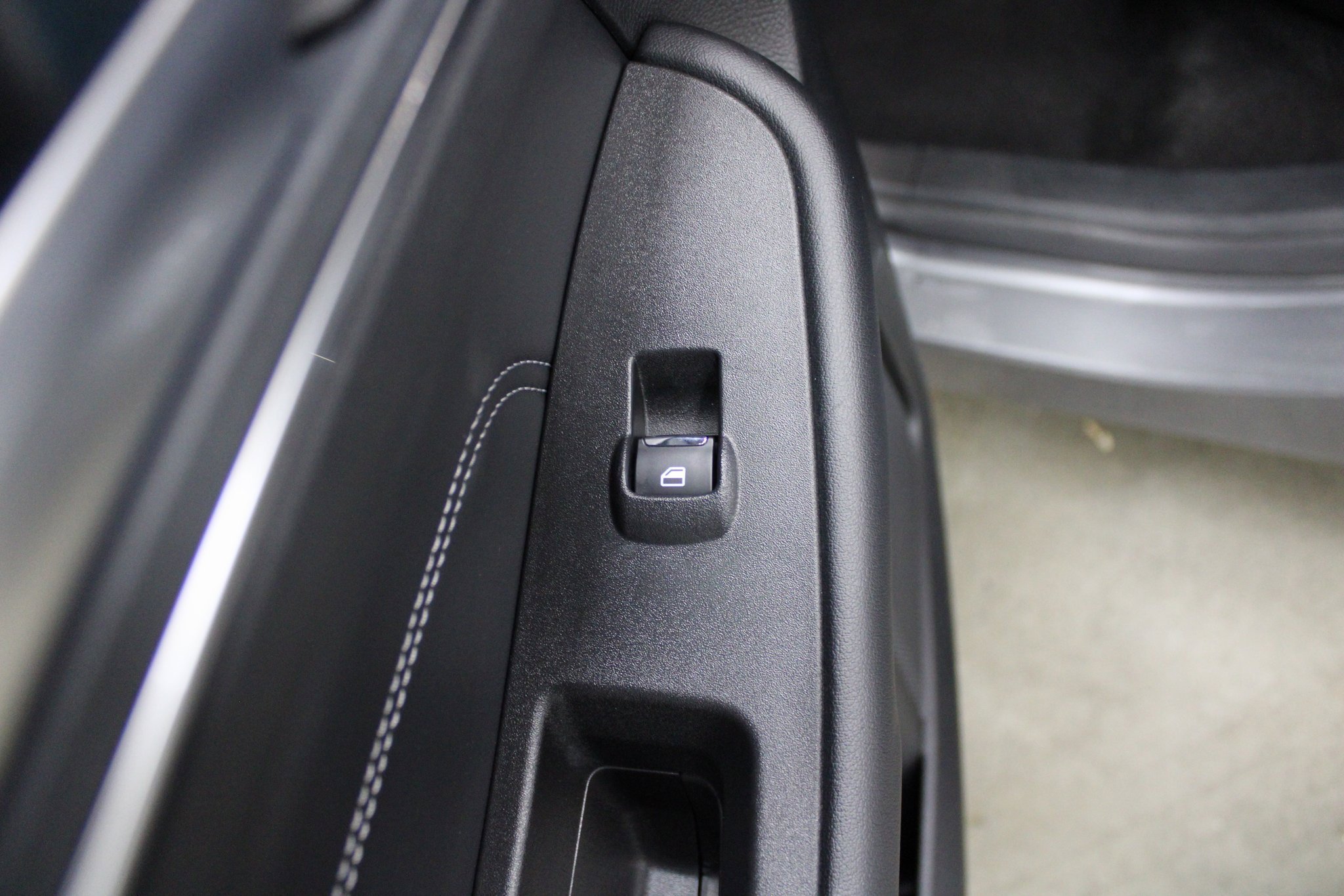 Used 2024 Ford Edge Titanium image 20