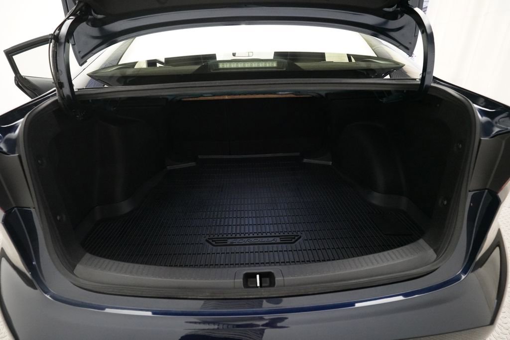 Used 2025 Toyota Corolla LE FWD image 10