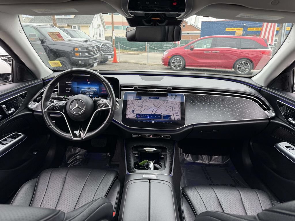 Used 2025 Mercedes-Benz E 350 4MATIC Sedan image 19