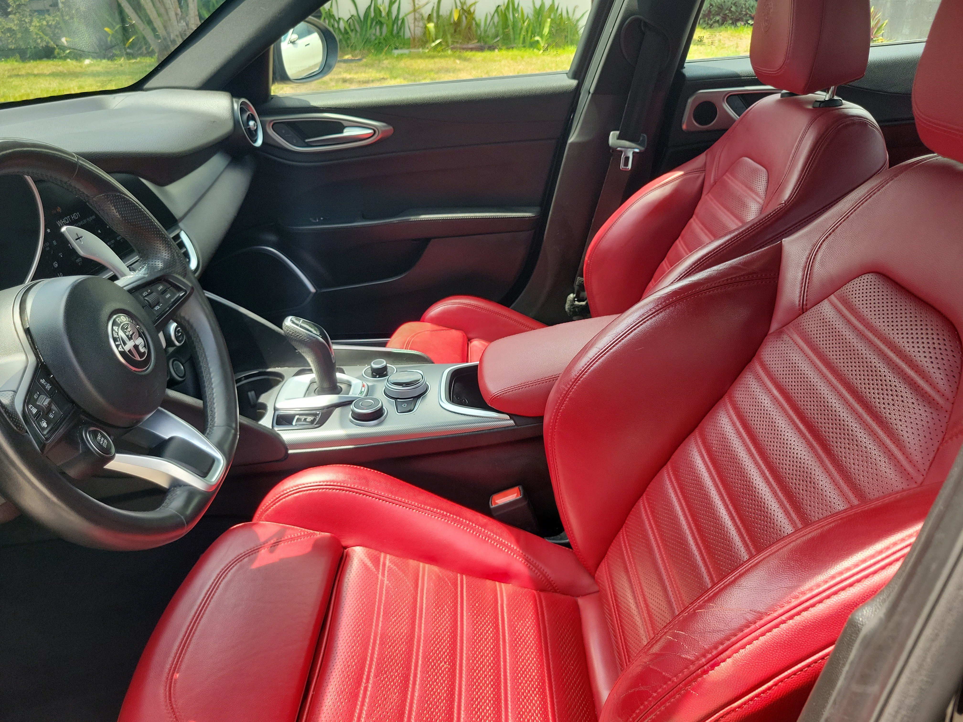 Used 2023 Alfa Romeo Giulia Veloce RWD image 17