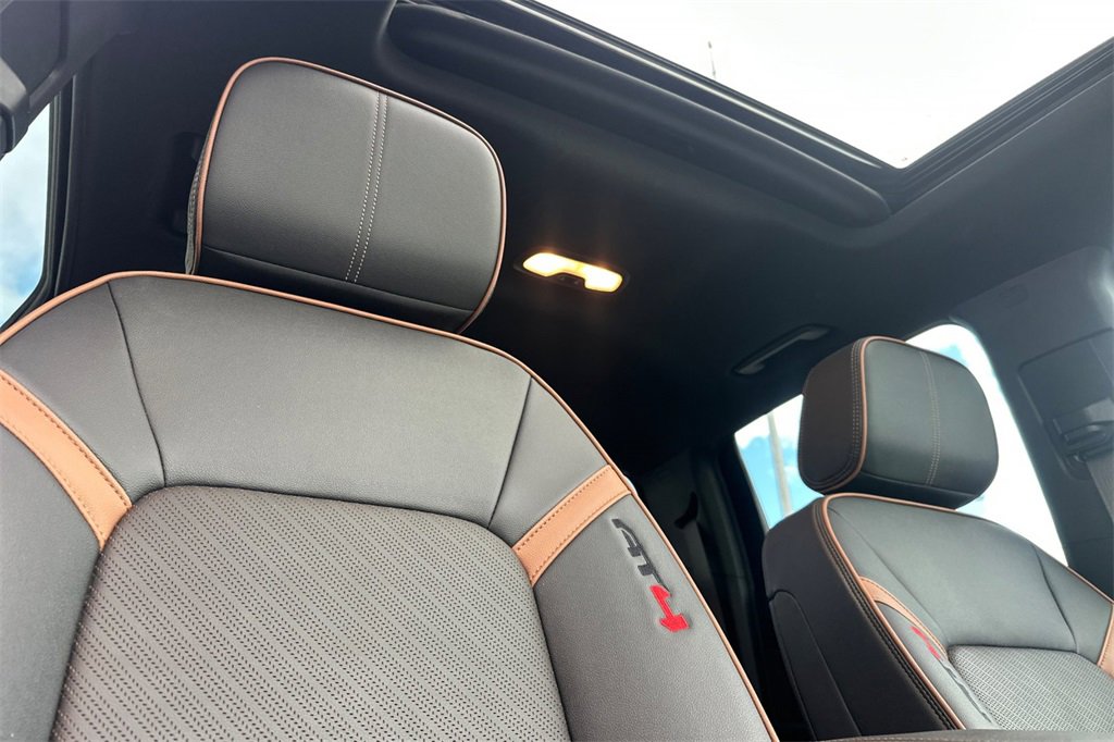 Used 2024 GMC Canyon AT4 w/ AT4 Premium Package image 17