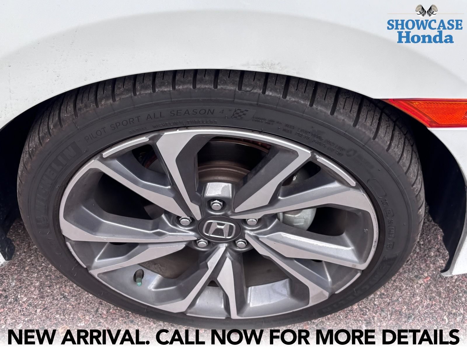 Used 2019 Honda Civic Touring image 7