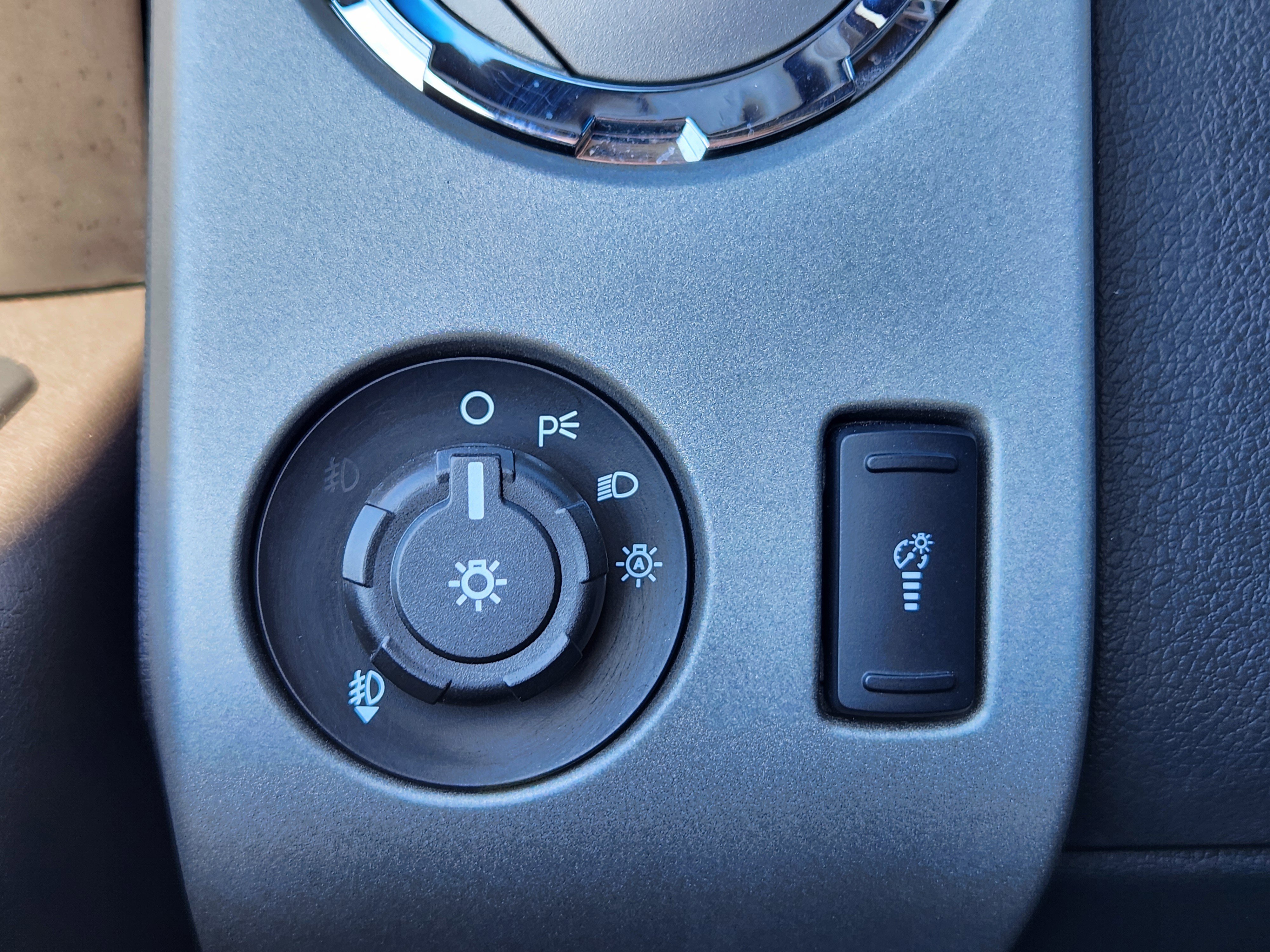 Used 2016 Ford F350 Lariat image 27