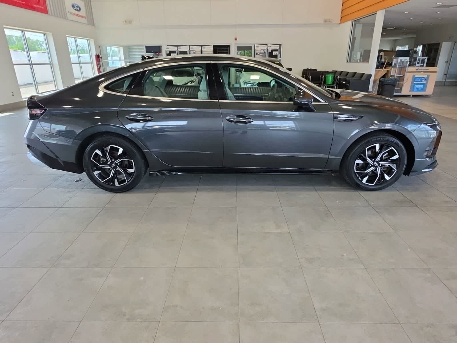 Used 2025 Hyundai Sonata SEL FWD image 6