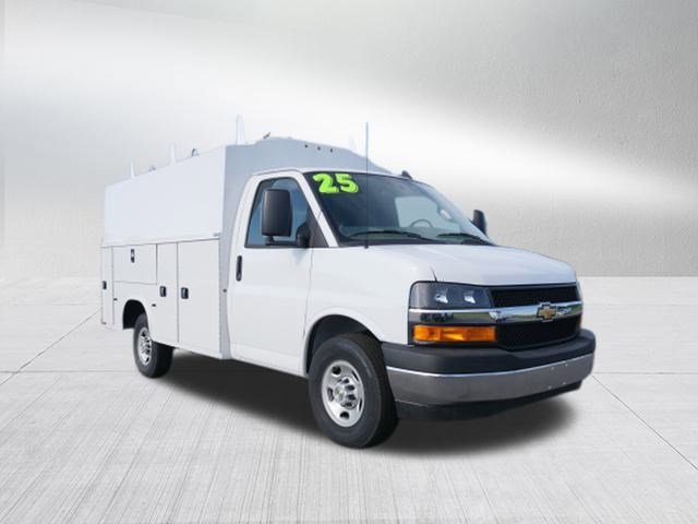 New 2025 Chevrolet Express 3500 w/ Power Convenience Package image 9