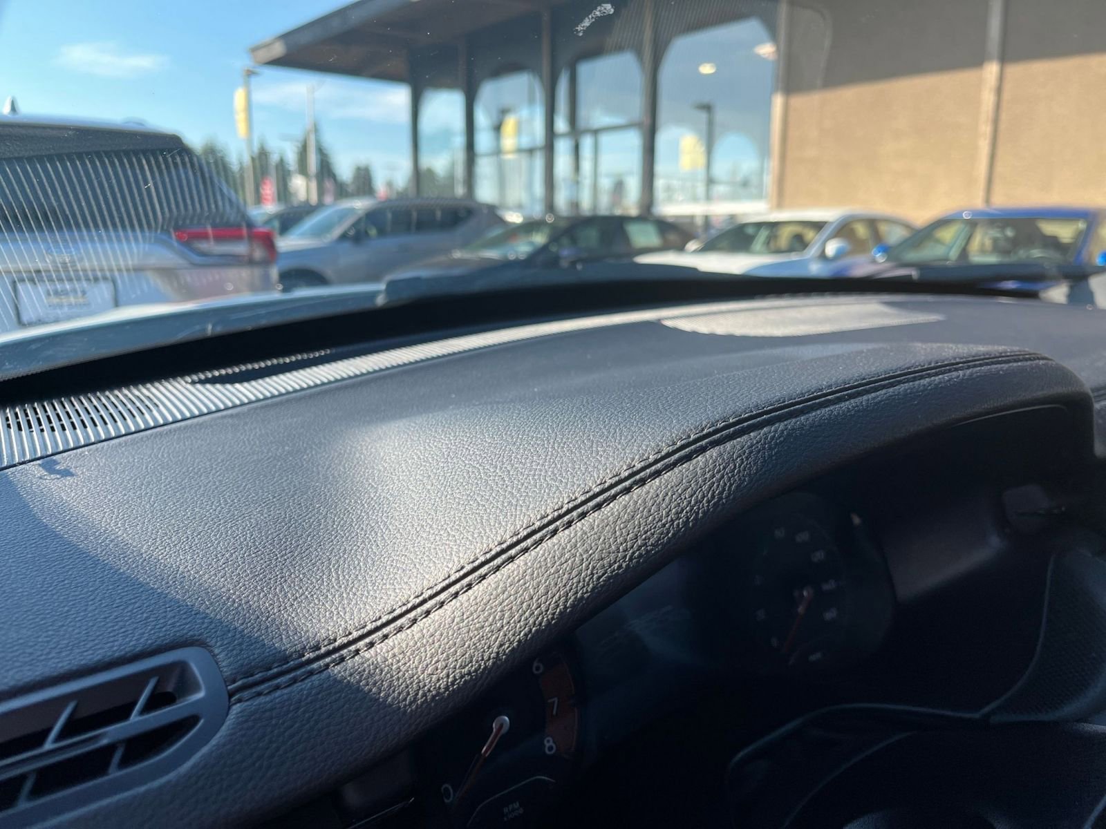 Used 2025 Jeep Compass Trailhawk image 34