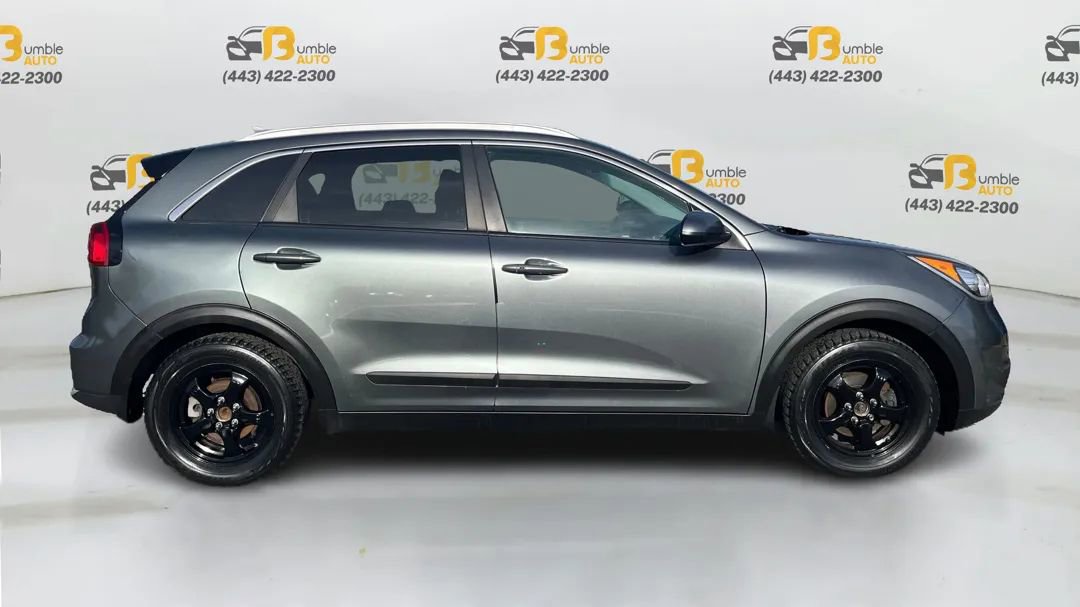 Used 2017 Kia Niro LX image 4