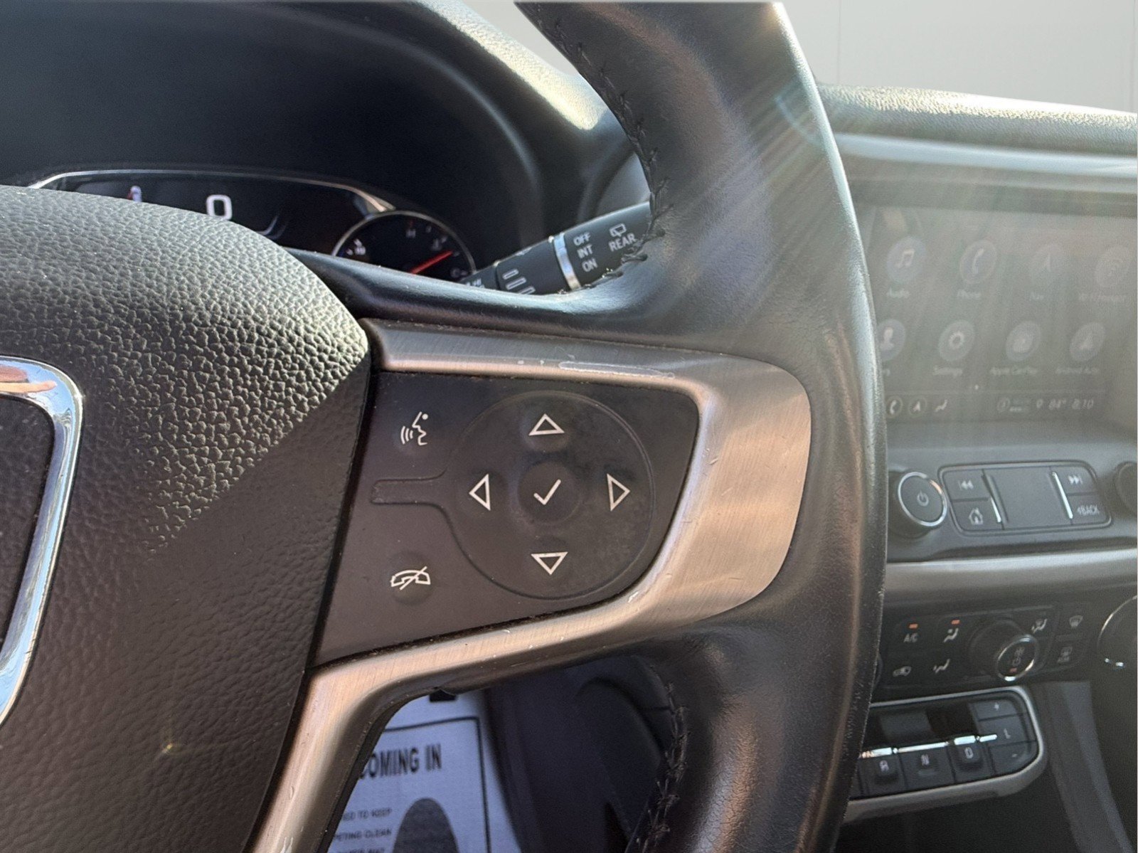 Used 2022 GMC Acadia Denali image 22