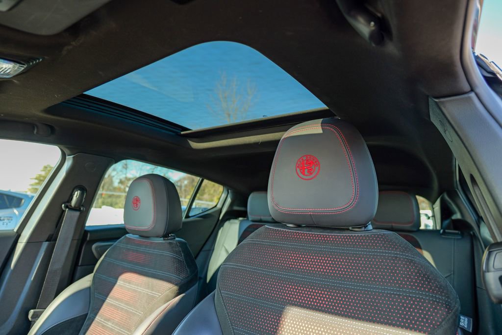 Used 2024 Alfa Romeo Tonale Veloce w/ Active Assist Package image 20