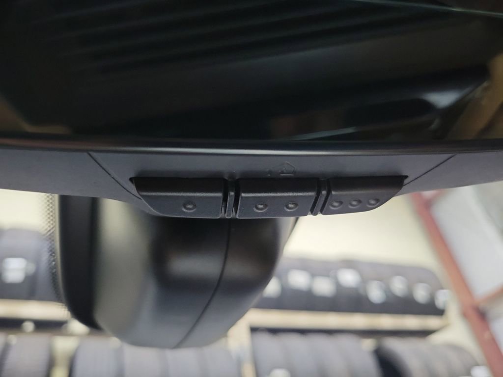 Used 2025 Land Rover Range Rover Sport Dynamic SE image 36