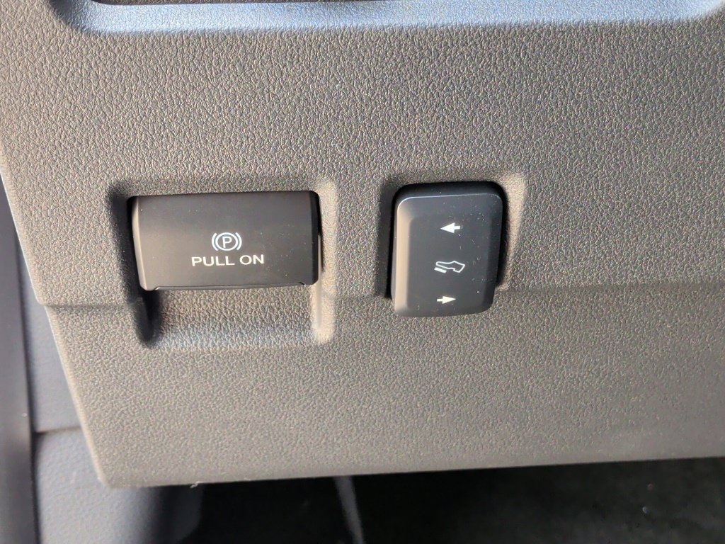New 2026 Ford F350 Lariat w/ FX4 Off-Road Package AWD/4WD image 17