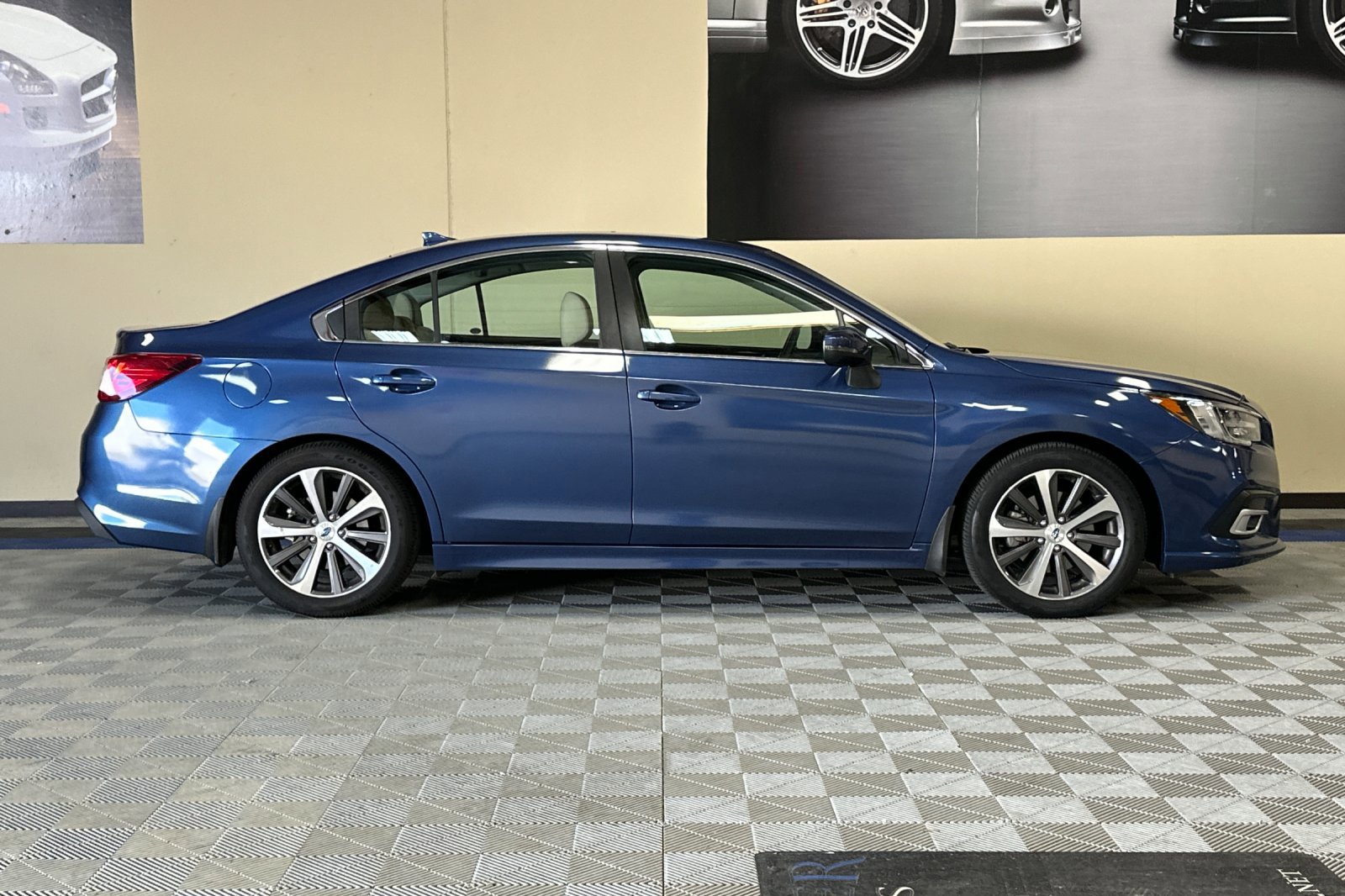 Used 2019 Subaru Legacy 3.6R Limited w/ Popular Package #2A image 3