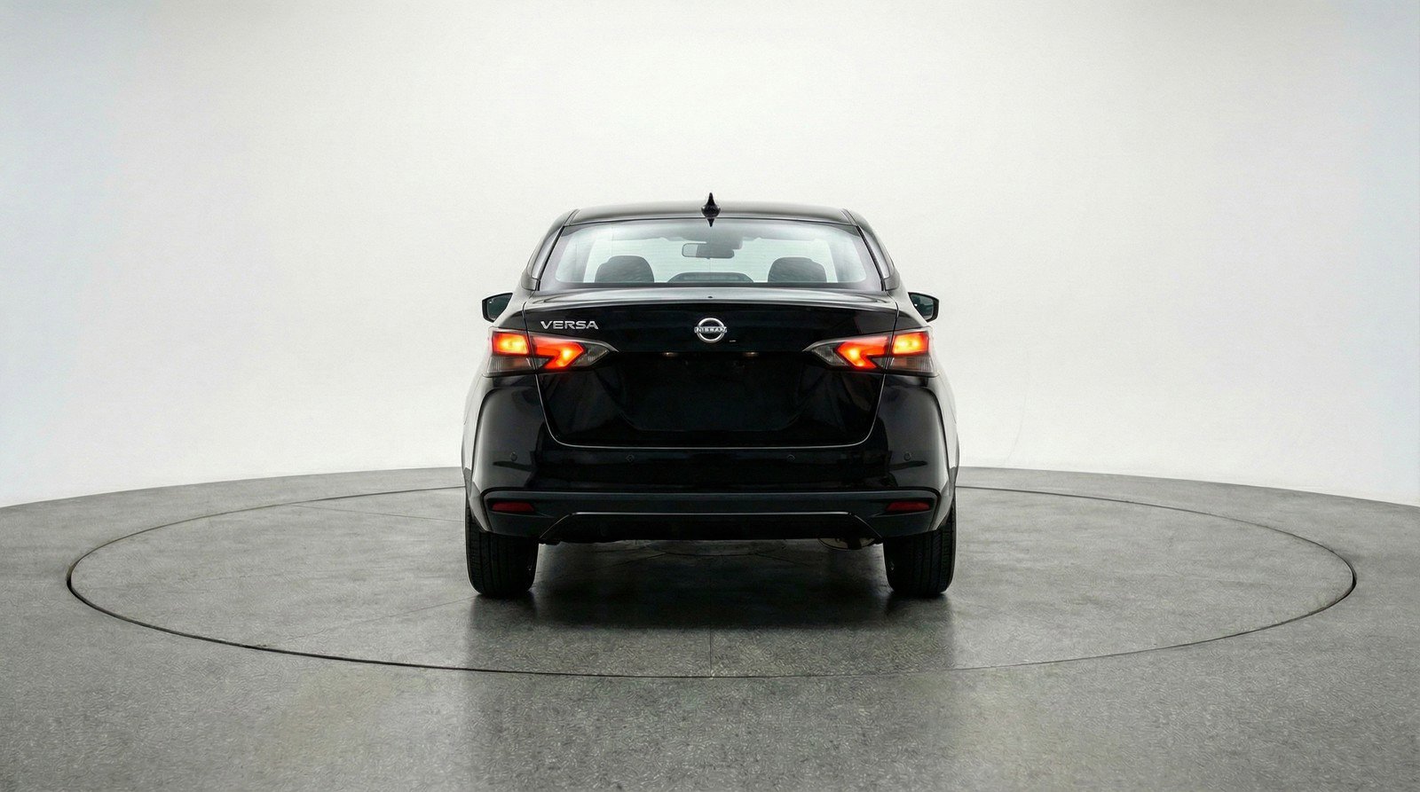 Used 2025 Nissan Versa SV FWD image 7