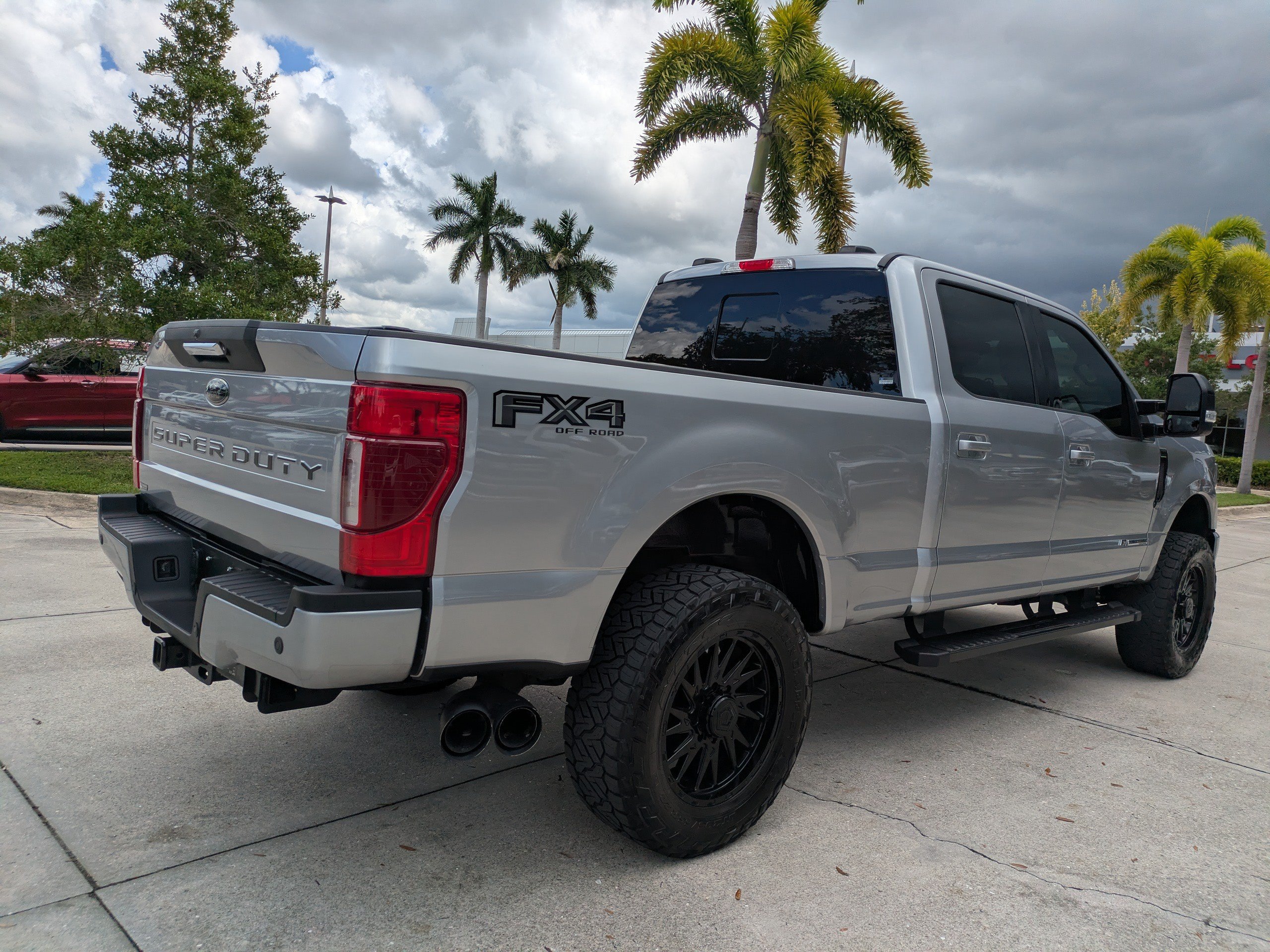 Used 2022 Ford F250 Lariat w/ Black Appearance Package AWD/4WD image 4