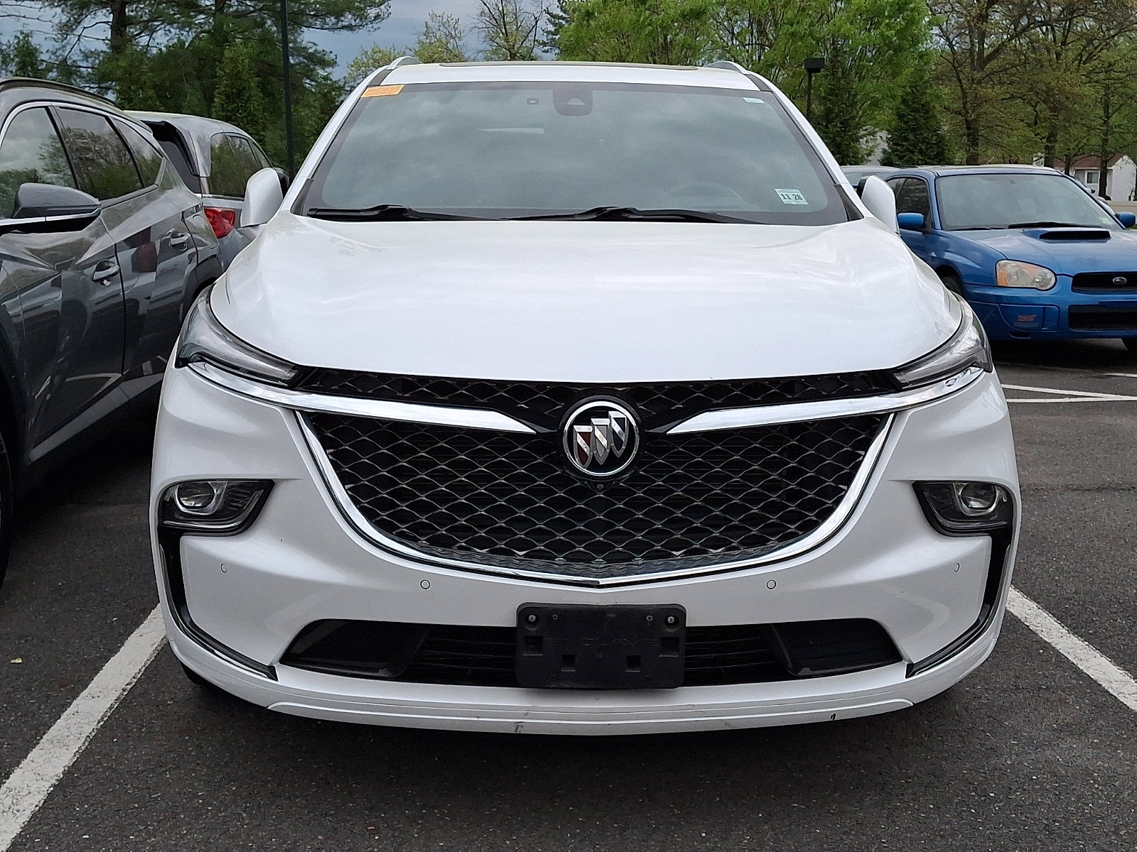 Used 2024 Buick Enclave Avenir AWD/4WD image 3