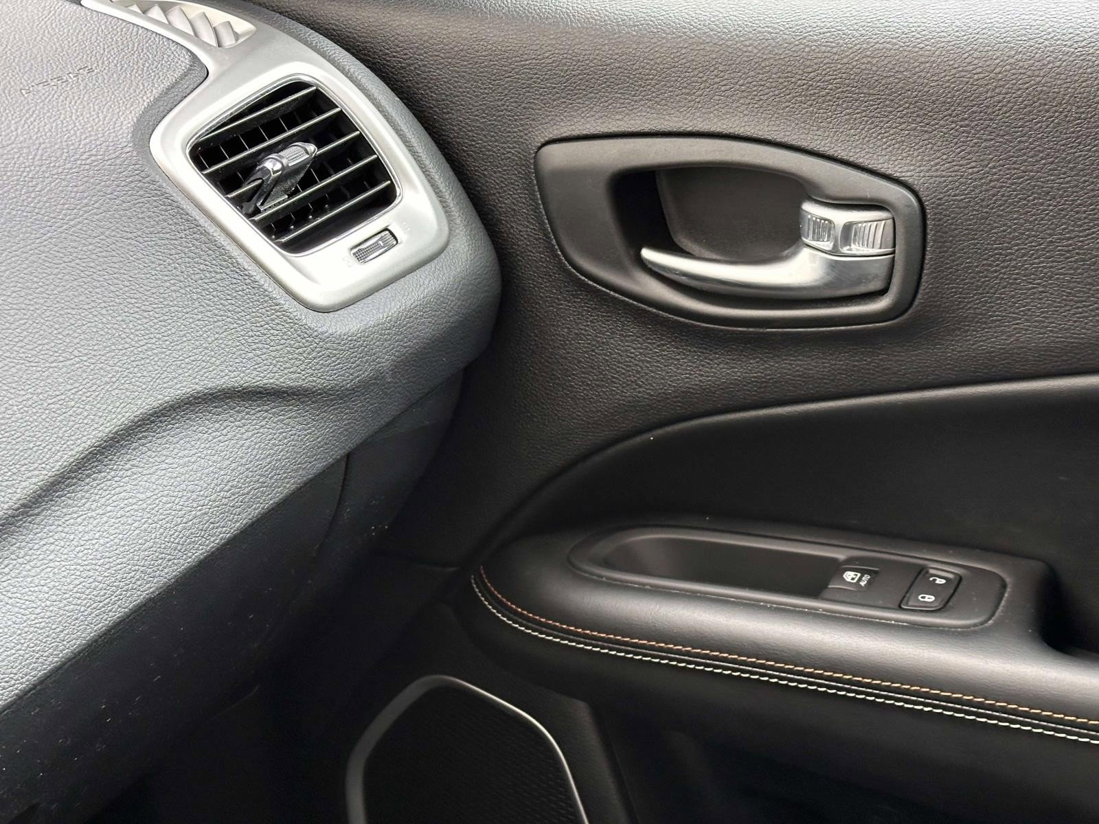 Certified 2019 Jeep Compass Latitude image 29