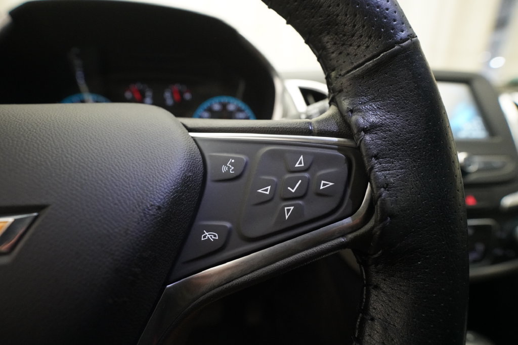 Used 2018 Chevrolet Equinox LS AWD/4WD image 17