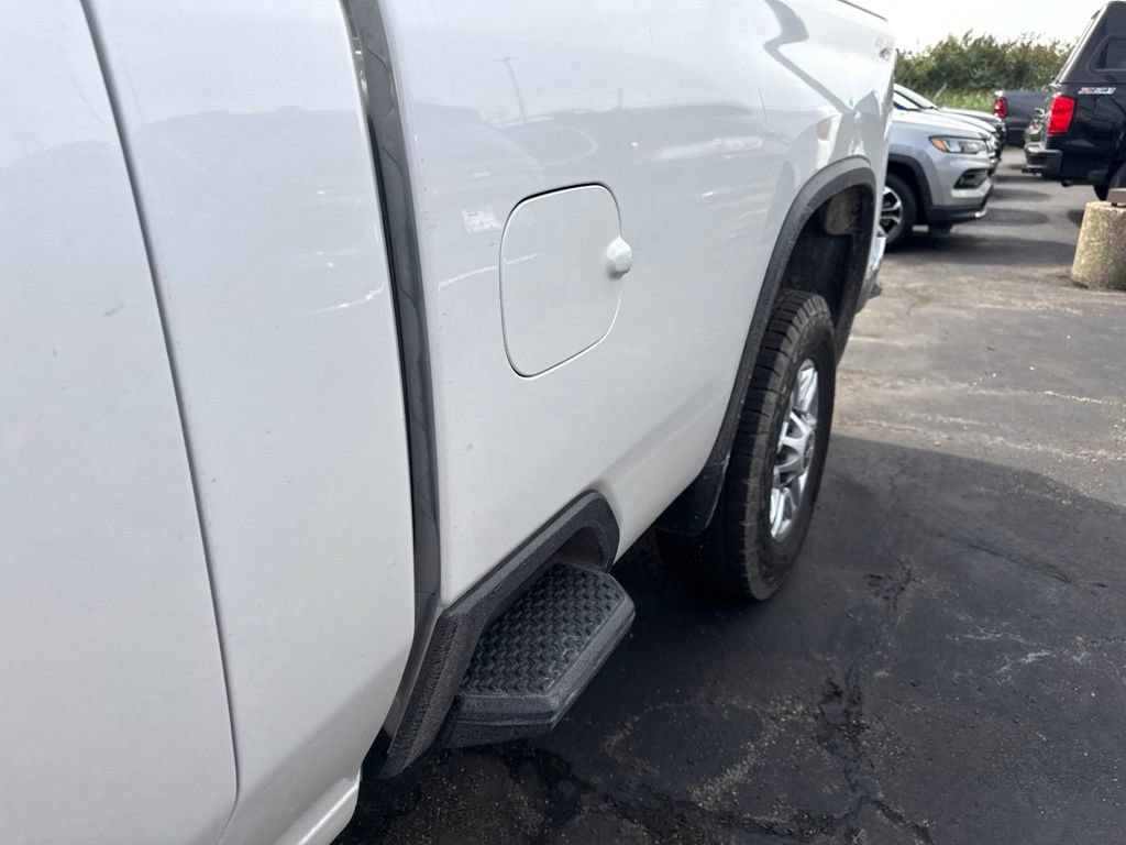 Used 2024 Chevrolet Silverado 2500 LT AWD/4WD image 15