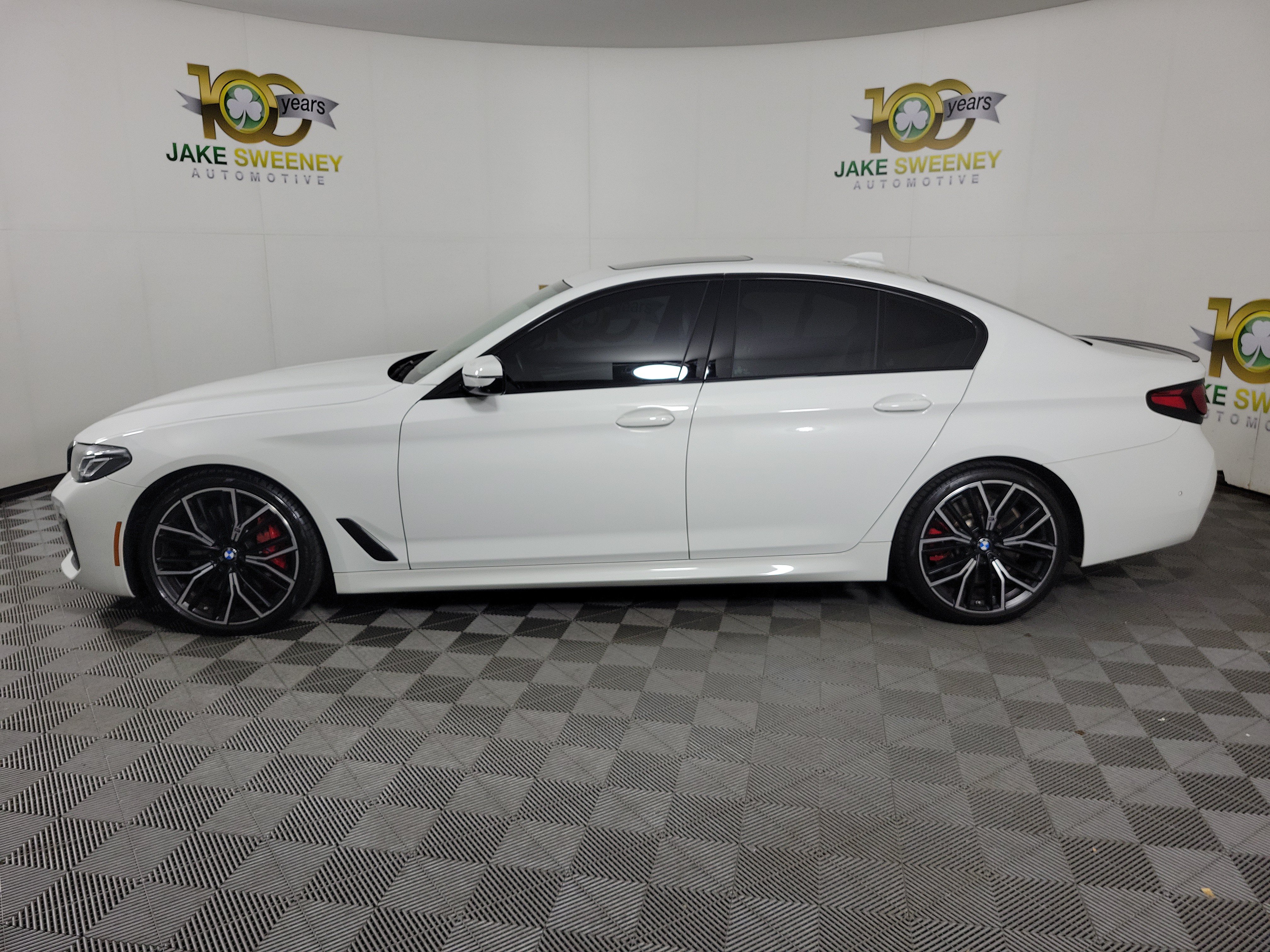 Certified 2023 BMW M550i xDrive w/ Executive Package AWD/4WD image 4